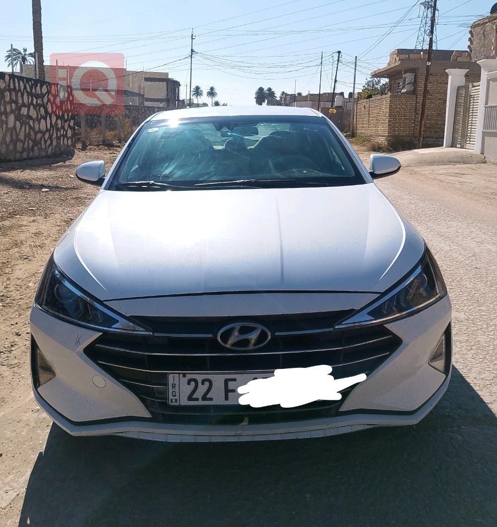 هیۆندای ئەلەنترا